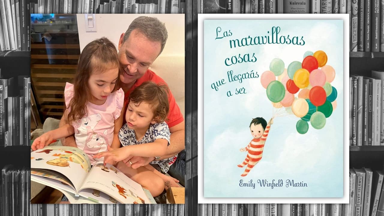 Alan lee con dos de sus hijos