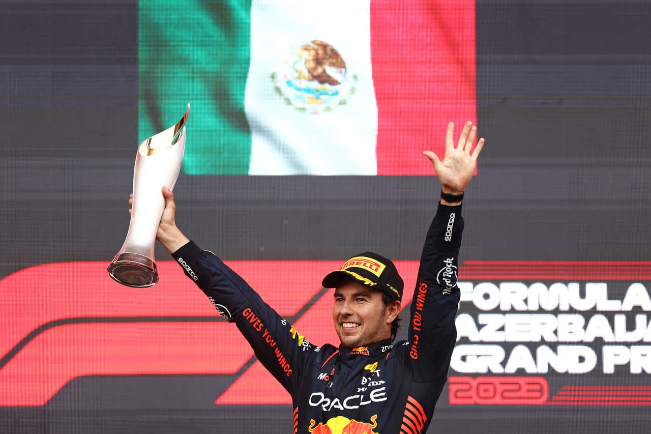 ¡Triunfo indiscutible! Checo gana el circuito callejero en Bakú