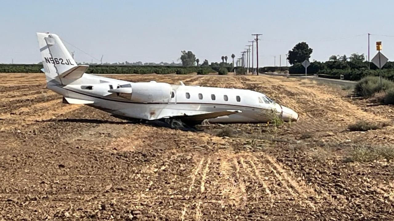Según el informe, los pasajeros eran cuatro médicos del Área de la Bahía, que viajaban a Porterville para realizar un procedimiento quirúrgico, y dos pilotos.