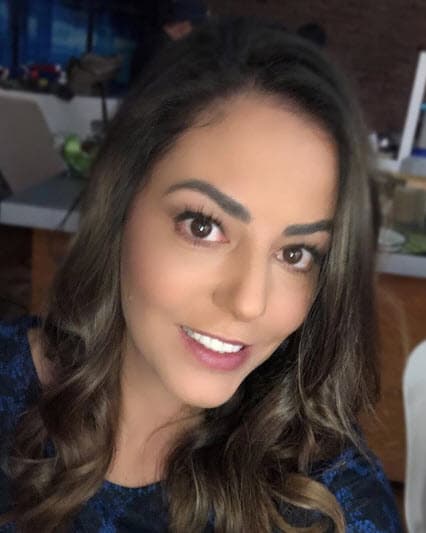 Aunque cree que no debió desaparecer por completo, no se lamenta por haberse entregado al cuidado de sus hijos.