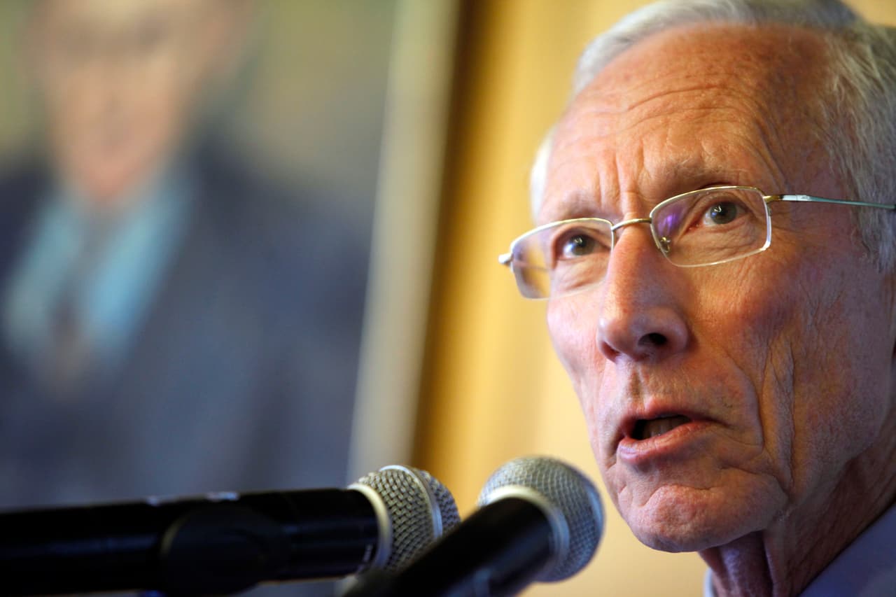 La economía de EEUU se acerca a objetivos de empleo e inflación, dice la Fed