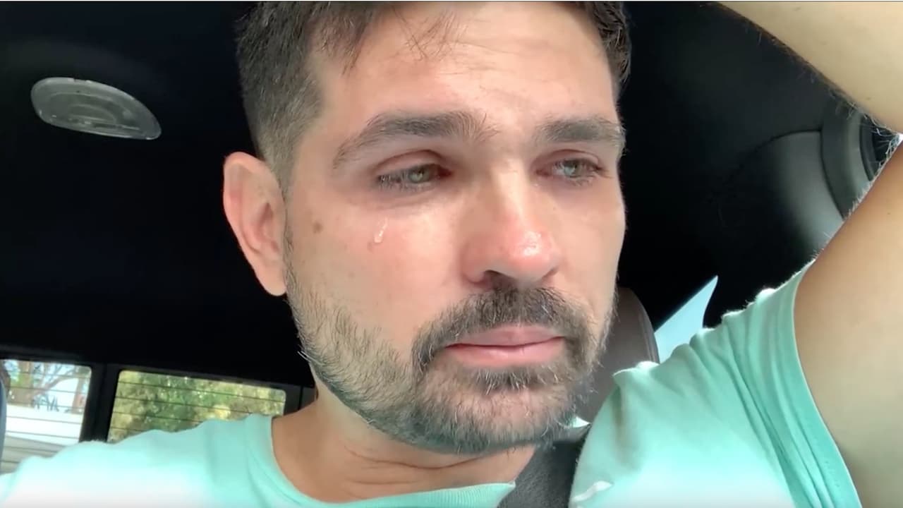 Ferdinando Valencia pidió oración por su hijo, desesperado porque el panorama era terrible:
<b><a href="https://www.univision.com/famosos/a-ferdinando-valencia-le-dicen-que-dante-tiene-mucho-dano-en-su-cabecita-pero-el-tiene-fe-fotos">la meningitis le provocó a Dante un derrame cerebral</a></b>, insuficiencia renal y respiratoria, anemia, hidrocefalia y neumonía.