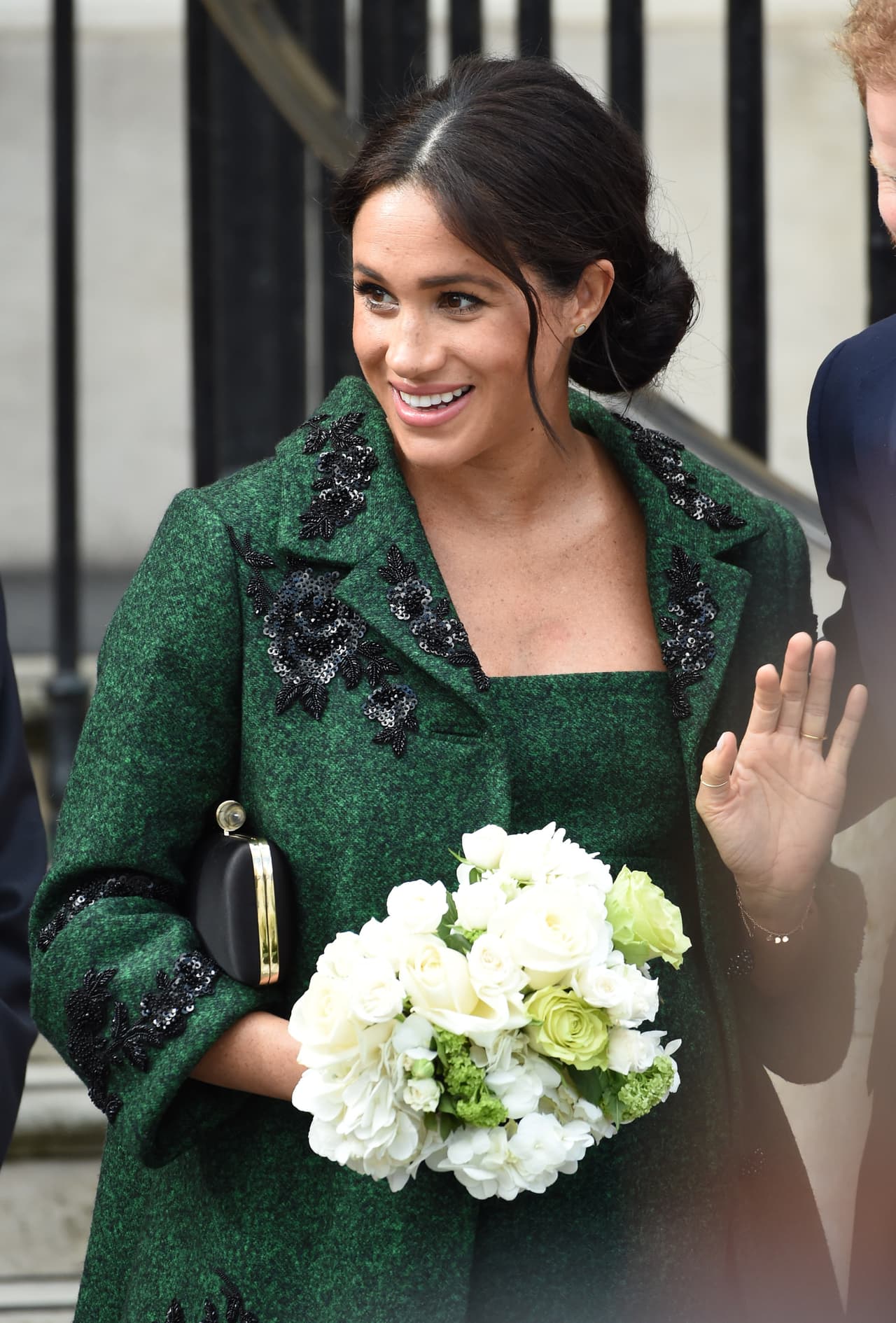 Como es costumbre,
<b><a href="https://styleasmeghan.com/" target="_blank">su 'look' llamó la atención</a></b>, aunque en esta ocasión encerraba un mensaje muy especial.