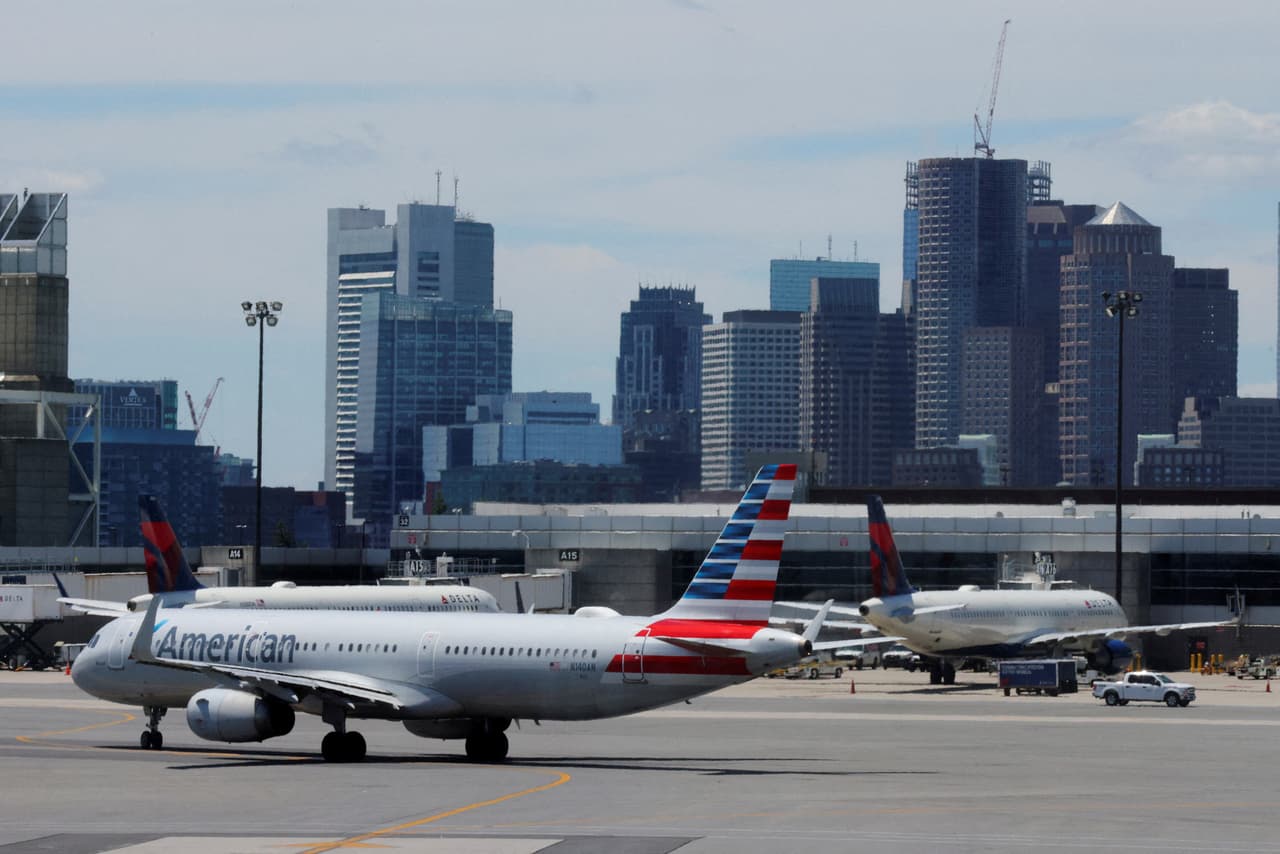 6.-
<b>Boston, Massachusetts: Destaca</b> por la elevada diferencia entre los ingresos necesarios para vivir y la realidad económica de muchos hogares. Un adulto soltero requiere alrededor de 139,776 dólares anuales, mientras que una familia de cuatro integrantes necesita alcanzar los 368,742 dólares para cubrir sus gastos. En contraste, el ingreso medio del hogar se ubica en 97,791 dólares, una cifra que refleja el desafío financiero de residir en esta ciudad.