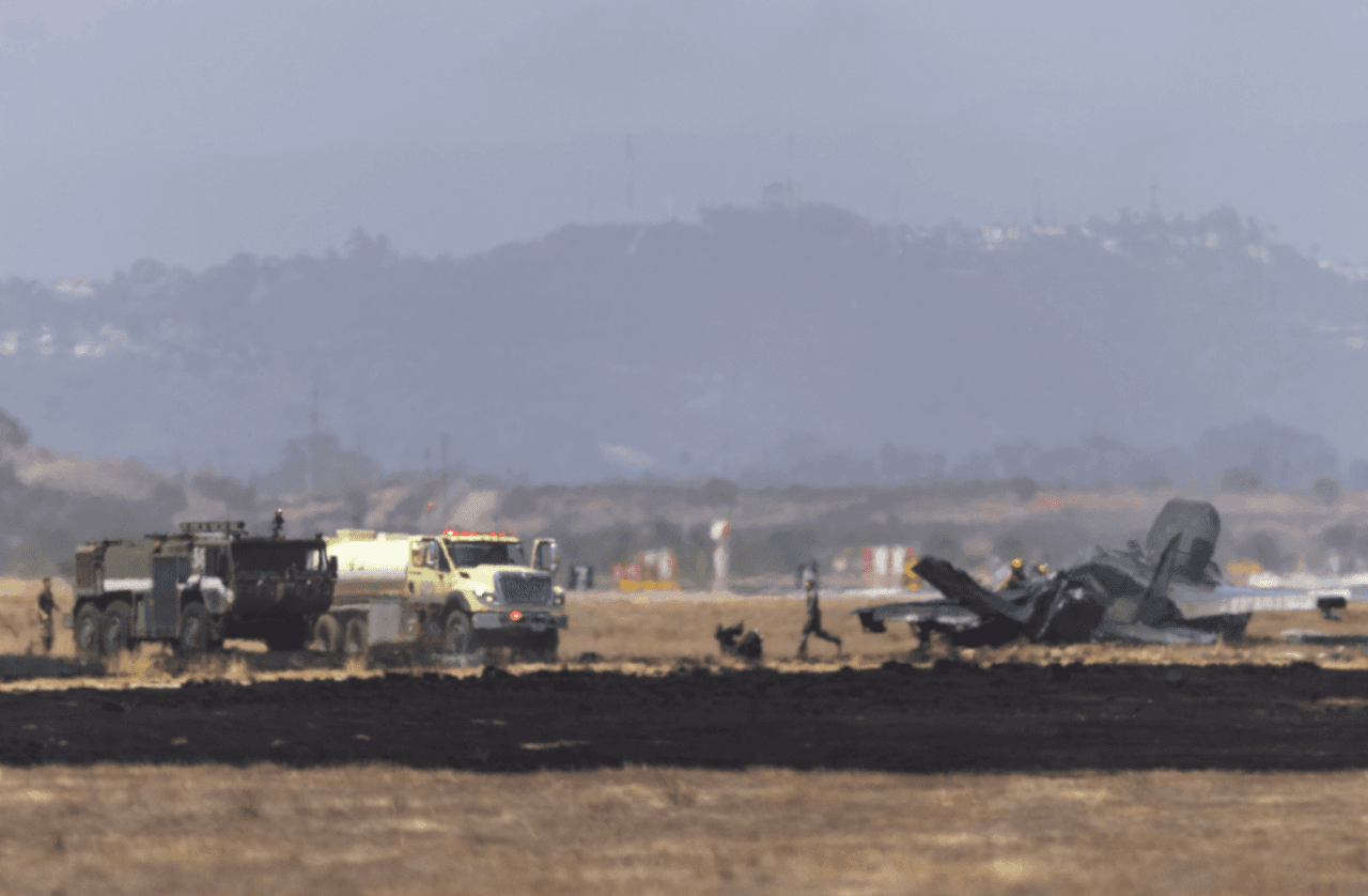 Un caza de combate F-35B se estrella en California; el piloto se eyecta con éxito y sobrevive