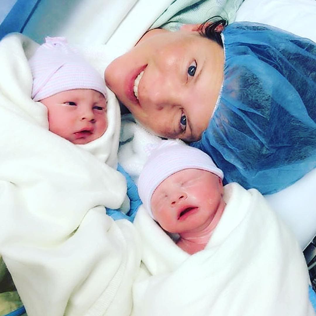 “Nos quedaron bien bonitos”, fue lo primero que le dijo la actriz a su marido tras dar a luz, contó a la revista.
<br>