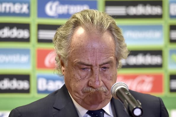 Destaca Decio de María la importancia de la disciplina en clubes y selecciones