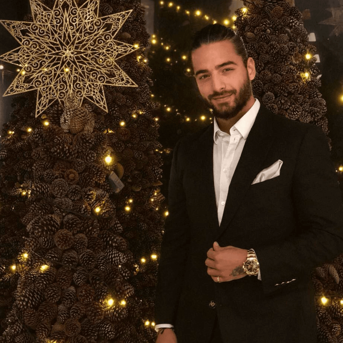 El cantante Maluma lució muy elegante para darle la bienvenida a 2018. Lo hizo con esta foto y este mensaje: "feliz año/
<i>happy new year</i>".