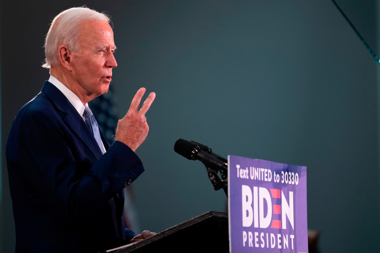 Biden dice que Trump tratará de robarse la elección pero que los militares "lo escoltarán fuera de la Casa Blanca"