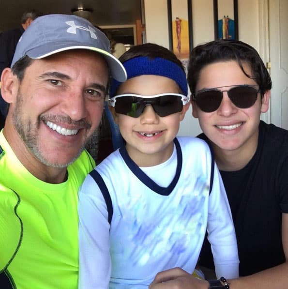 Jorge vive con dos de sus hijos en México.