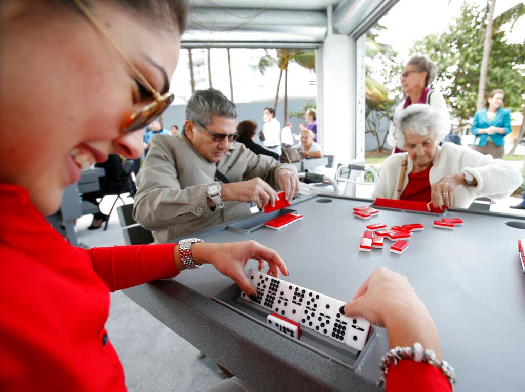 El parque nació como un espacio de encuentro para los exiliados cubanos y con los años se convirtió en uno de los símbolos de la Calle Ocho.