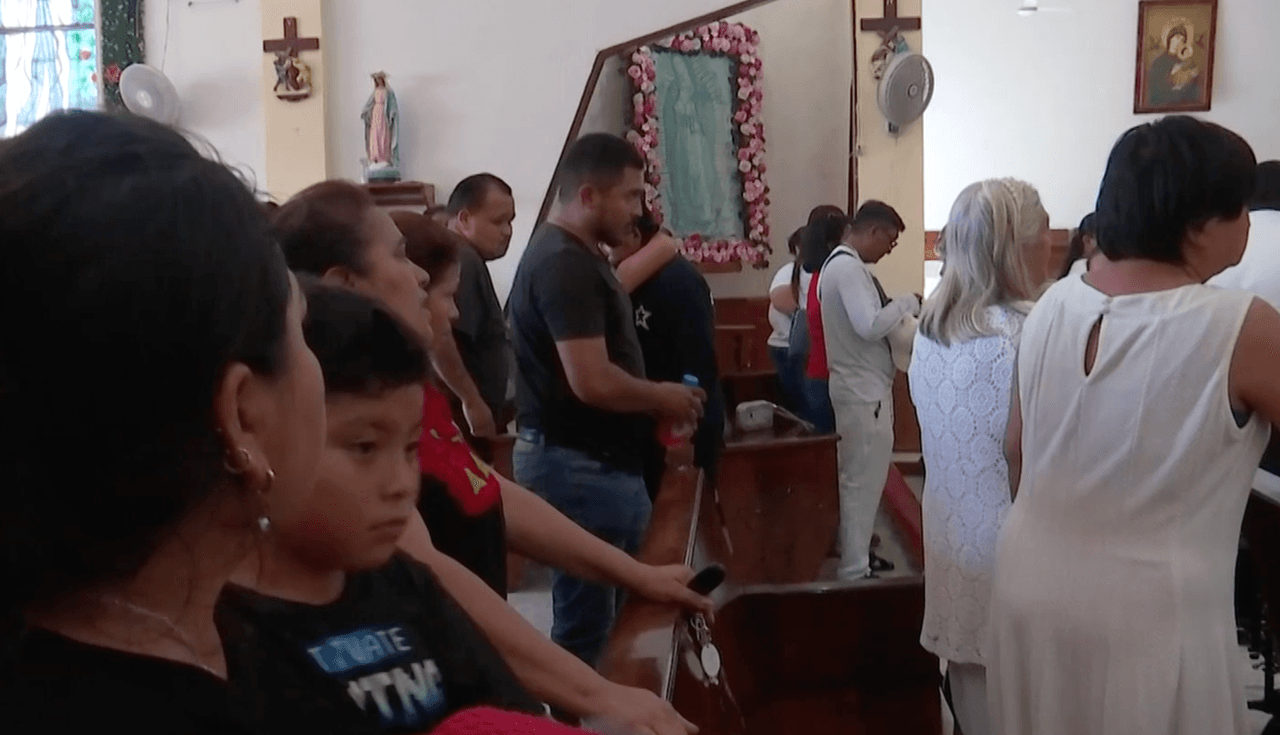 Desde Cancún, el féretro fue llevado por carretera hasta Escárcega,
<b>un trayecto acompañado por familiares y amigos que nunca perdieron la fe.</b>