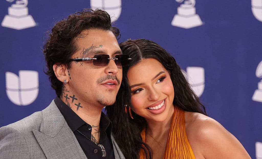 Nodal, Ángela Aguilar y otras parejas que derrocharon amor en los Latin GRAMMY 2025