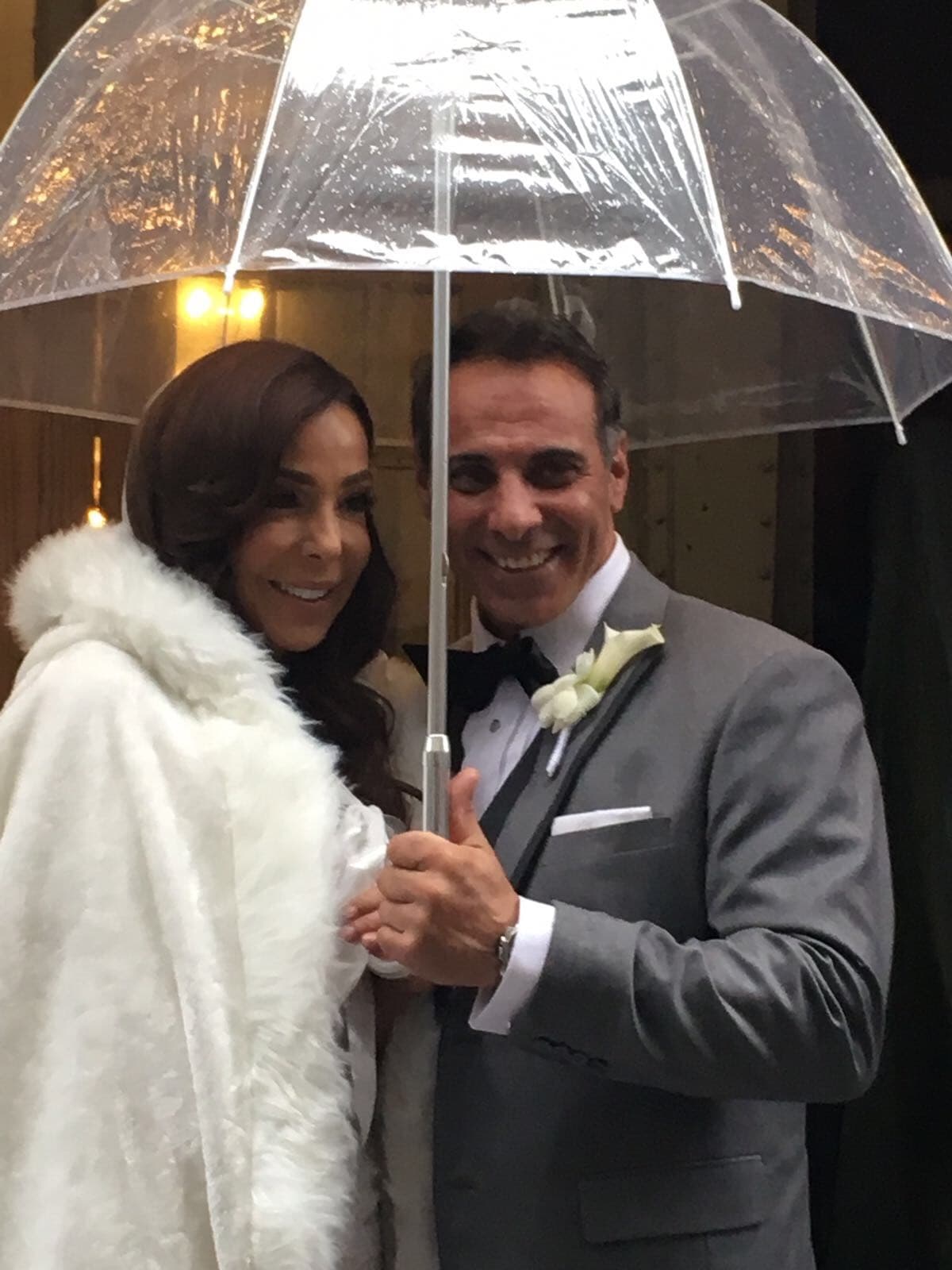 Los novios regalan su mejor sonrisa.