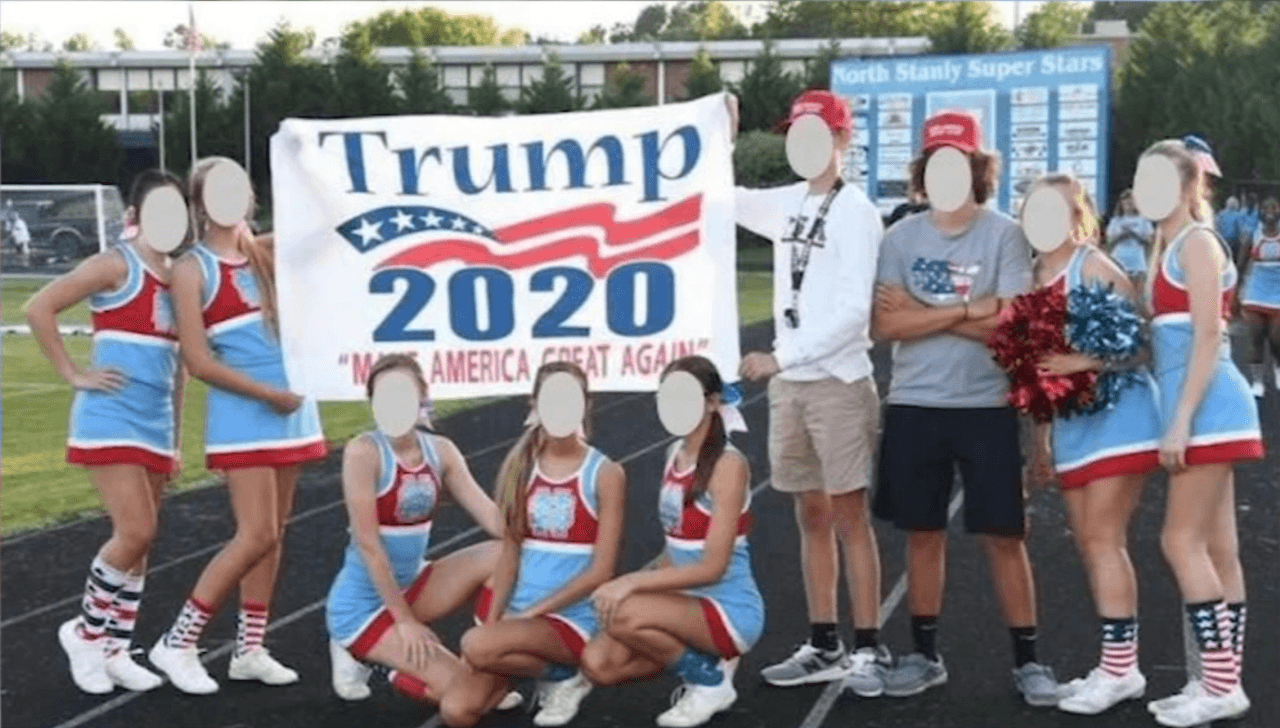 Porristas son sancionadas por hacer esto