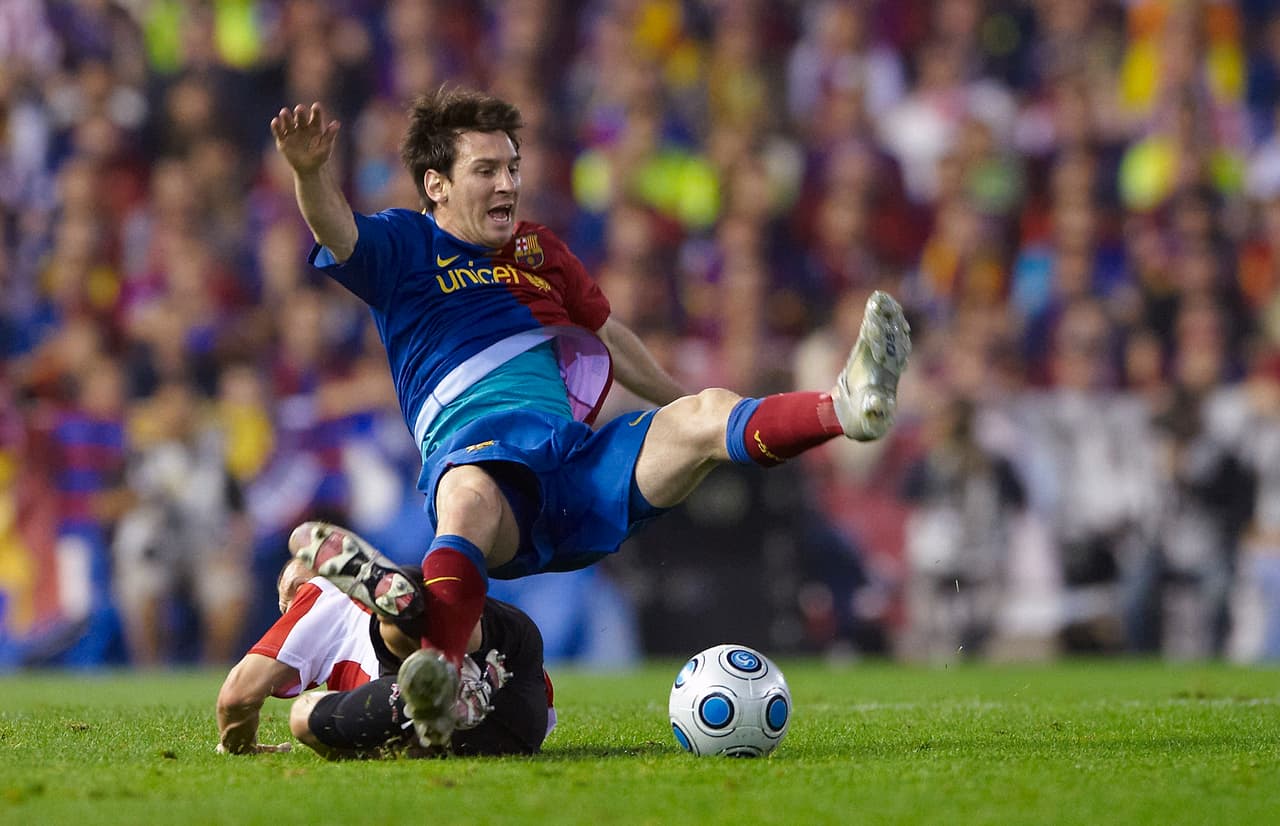 Durante toda una temporada no tuvo lesión y fue hasta finales de 2009 cuando una contractura muscular lo tuvo una semana fuera.