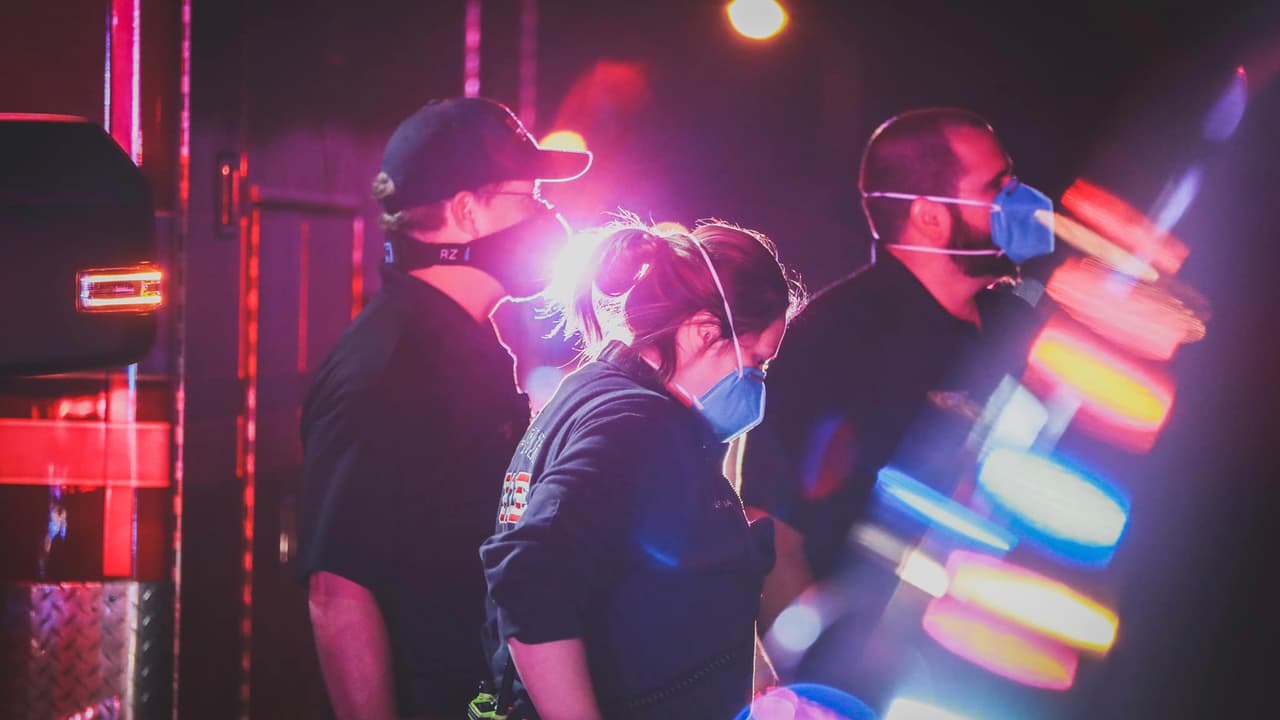 El hombre le disparó y luego se presume que se quitó la vida. La investigación continúa y se están entrevistando a los testigos del hecho.