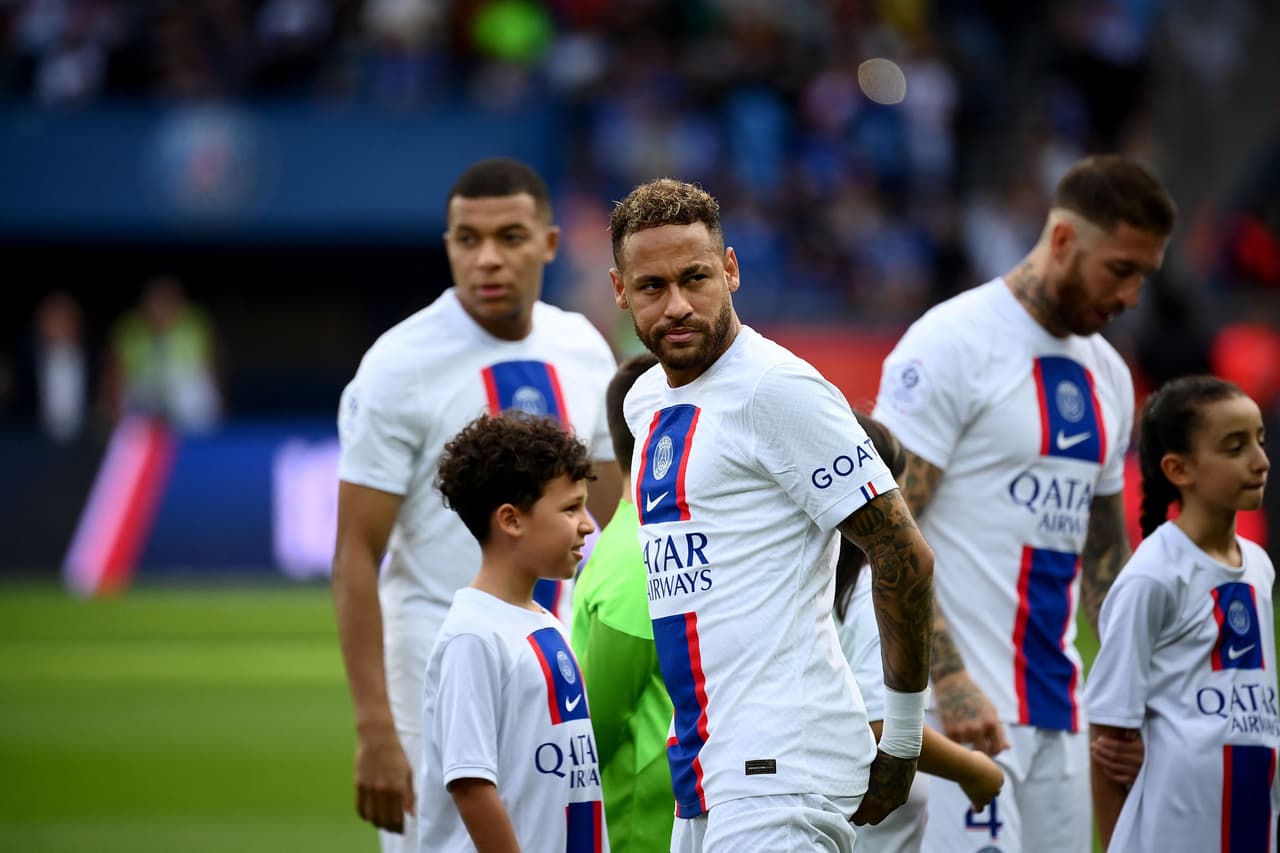 PSG remontó para vencer 4-3 al Troyes con goles de Carlos Soler, Lionel Messi, Neymar y Kylian Mbappé en la Jornada 13 de la Ligue 1.