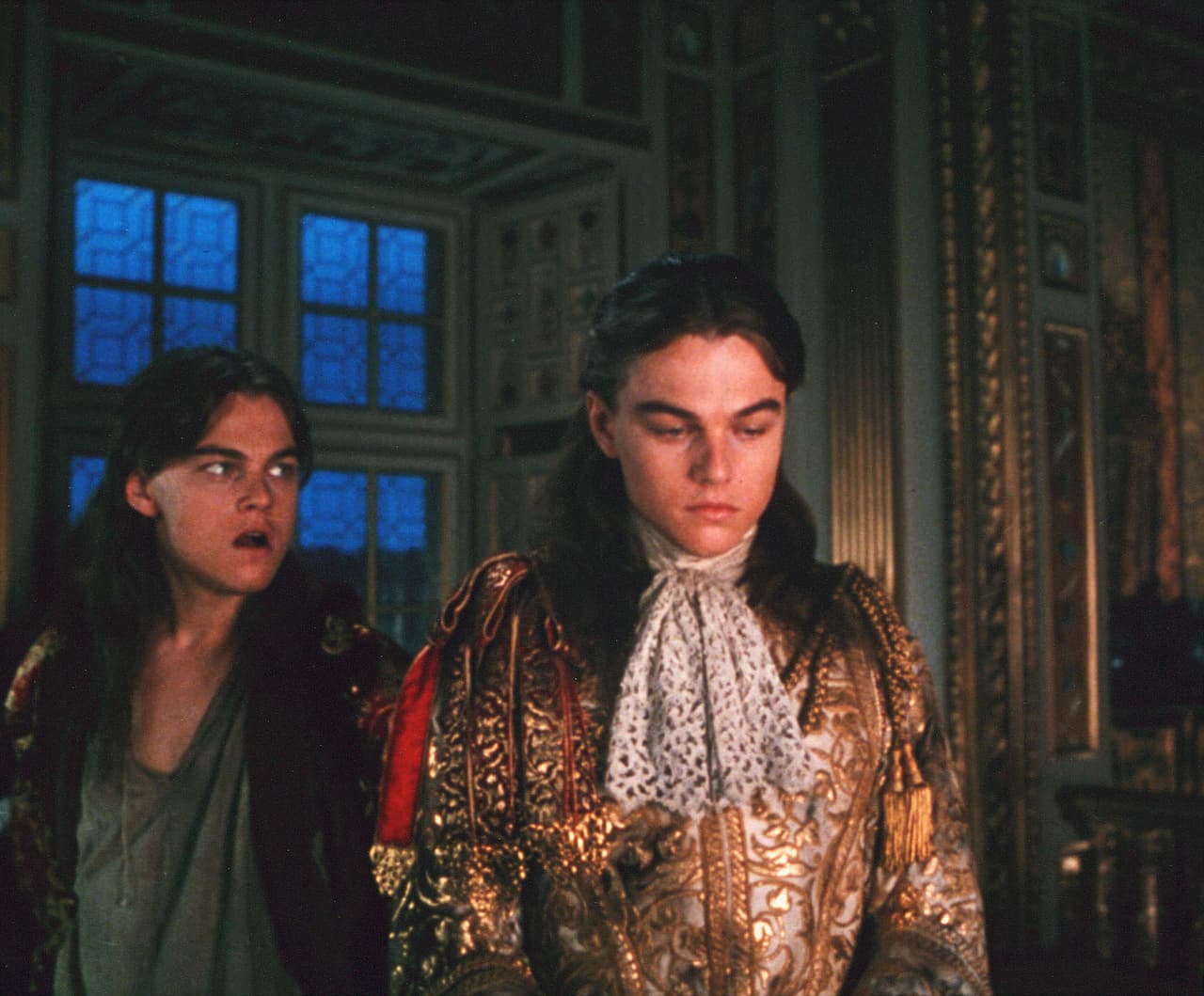 Pero los Razzie no tardaron tanto en premiar a Leo. Su doble papel en ‘The Man in the Iron Mask’ de 1998, donde interpreta al Rey Luis XIV y su hermano gemelo Philippe, lo hicieron ganador en la categoría Peor Pareja en Pantalla.