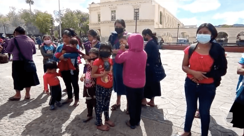 Extorsionados y agredidos por criminales: indígenas mexicanos huyen de sus casas tras ganar la rifa del avión presidencial