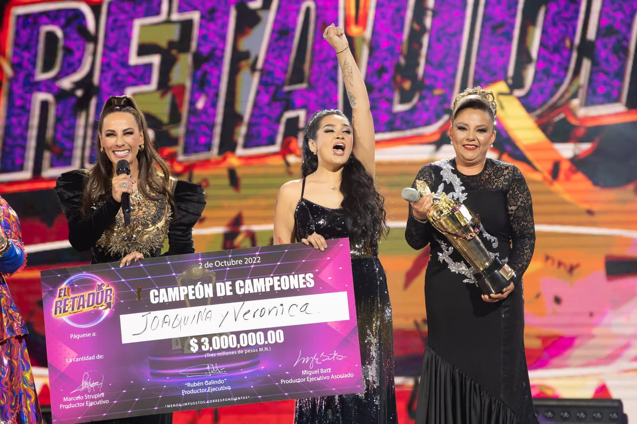 Por último tocó conocer a la ganadora, pero nadie imaginaba la gran sorpresa de la noche. Los jueces calificaron a Verónica y Joaquina con las mismas calificaciones y se declaró un empate en primer lugar. Las campeonas tendrán que repartirse el premio económico en partes iguales.