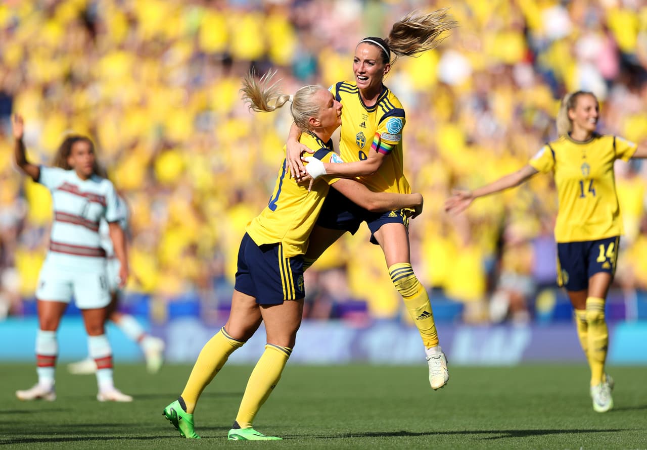 Suecia aplastó 5-0 a Portugal en la Jornada 3 con doblete de Filippa Angeldal, goles de Kosovare Asllani y Stina Blackstenius, y autogol de Carole Costa.