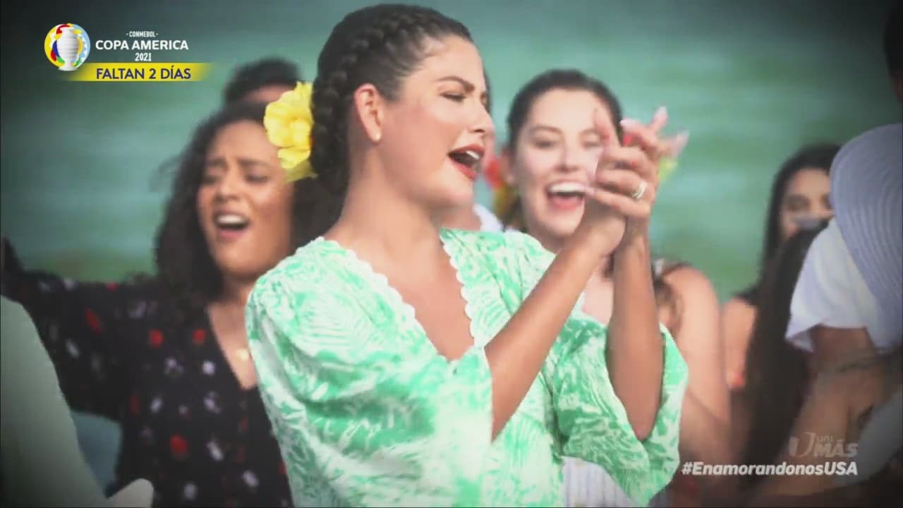 La exreina de belleza cantó y bailó llena de ánimo.