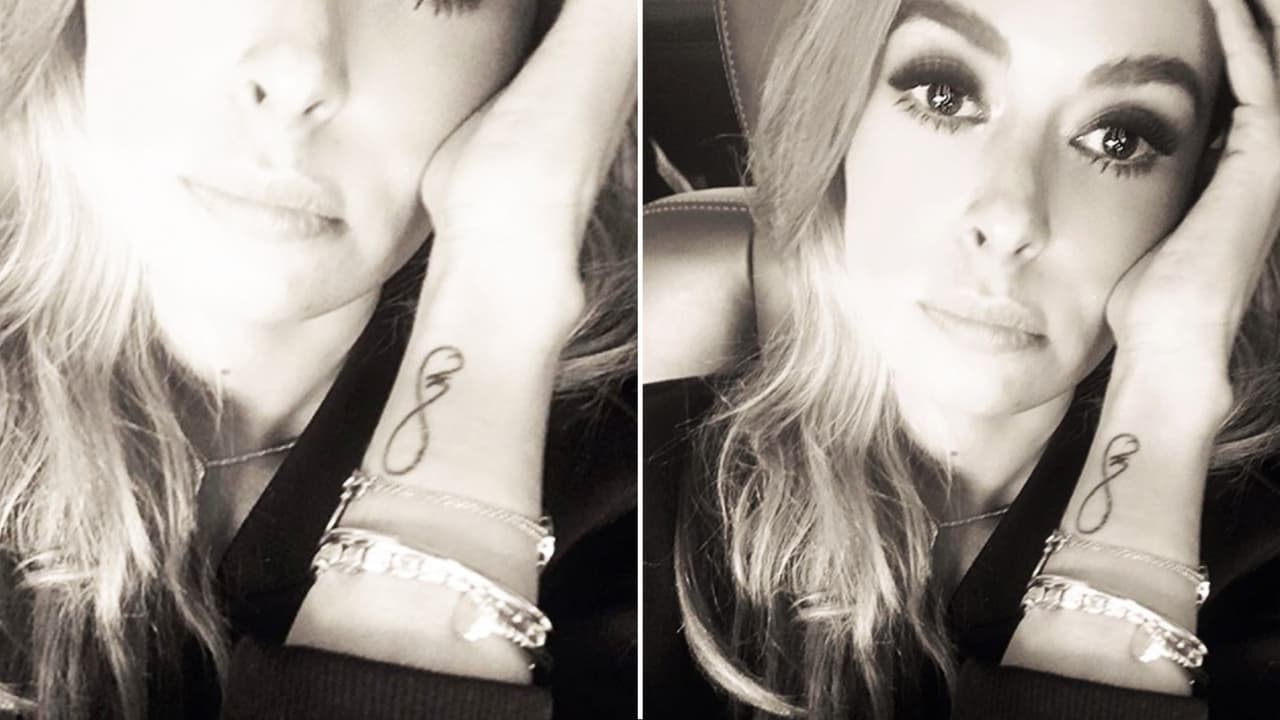 El símbolo del infinito lo llevaba tatuado en su muñeca derecha.