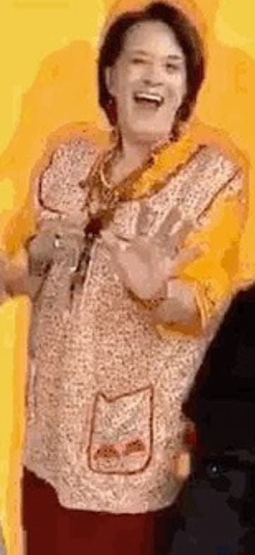 De acuerdo con una reseña del diario
<b><a href="https://www.reforma.com/daran-de-alta-a-cecilia-romo/ar1972854?v=2" target="_blank">Reforma</a></b>, a esa convocatoria respondieron
<b>100 donadores</b> que ayudaron a la actriz.
<br>