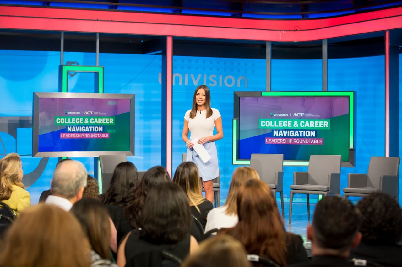 Los estudios de Univision en Miami fueron el punto de encuentro para una conversación que buscó resaltar las mejores prácticas para educar a nuestros estudiantes latinos.