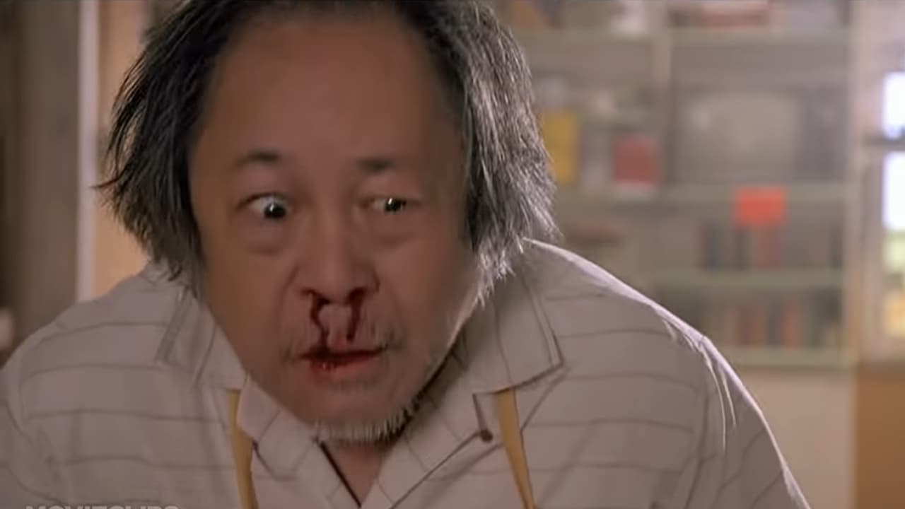 El actor Victor Wong en 'Tremors'.