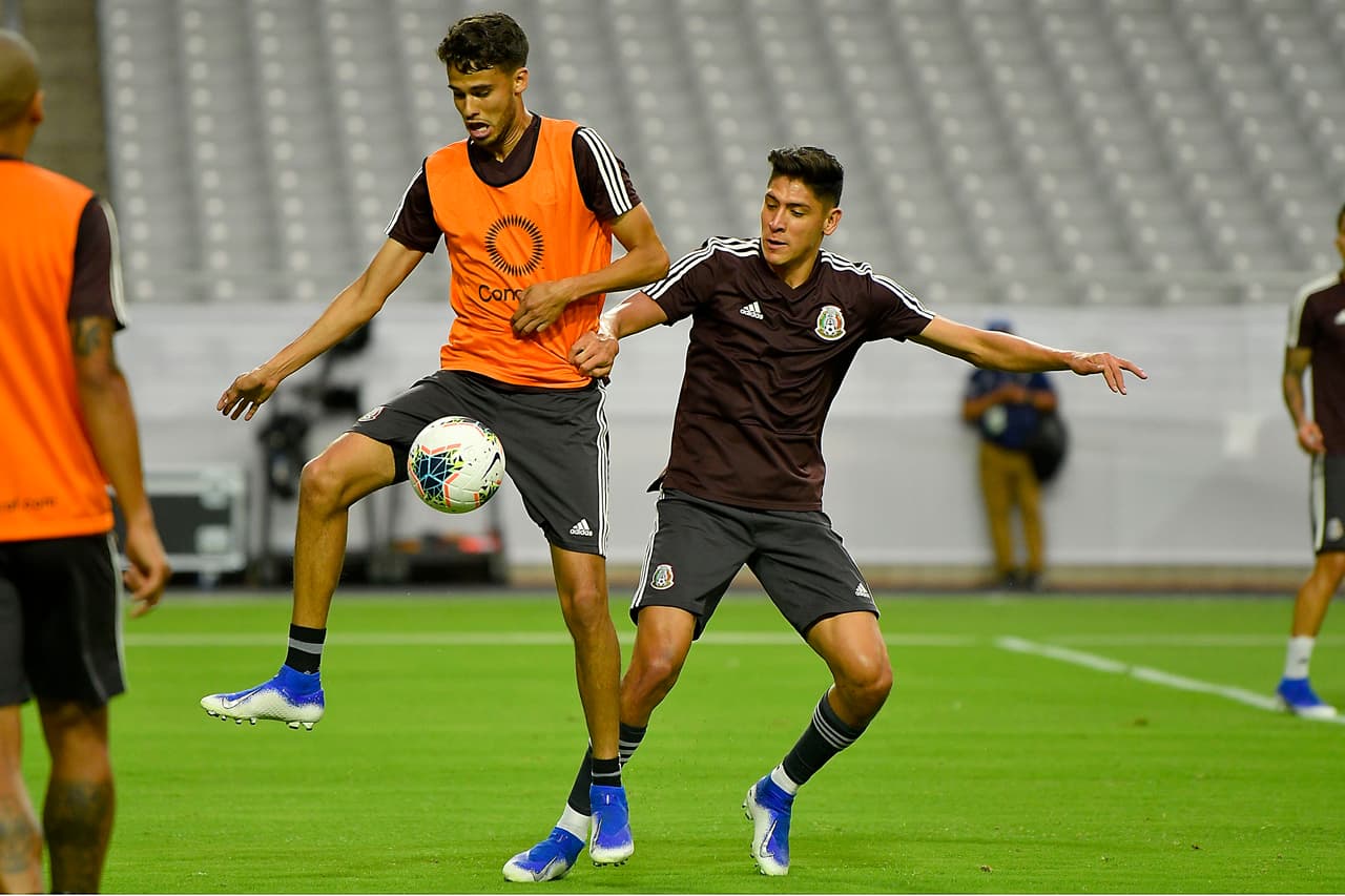 La Selección Mexicana de fútbol cerró así su preparación de cara a su importante duelo por la Semifinal de la Copa Oro 2019 cuando este martes en Phoenix se vea las caras ante la revelación del torneo, la Selección de Haití. Los integrantes del Tricolor y su entrenador, el argentino Gerardo 'Tata' Martino, sostuvieron un encuentro con la prensa luego de la práctica con el que bajaron el telón de los preparativos para su duelo que da un boleto a la Final del certamen.