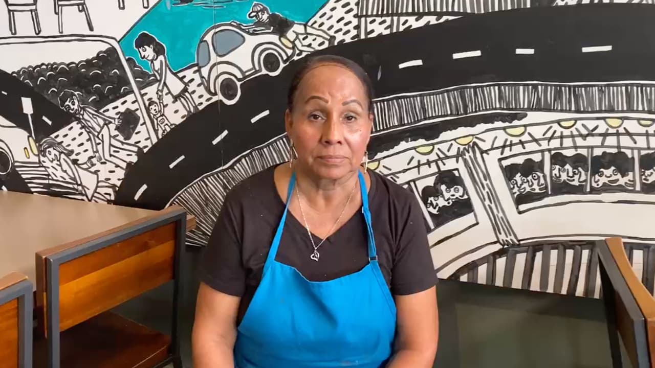 Angélica la cocinera de Cuchara dijo que preparó 167 tortas y lo hizo con mucho gusto por tratarse de trabajadores que se ponen en riesgo en beneficio de la comunidad.