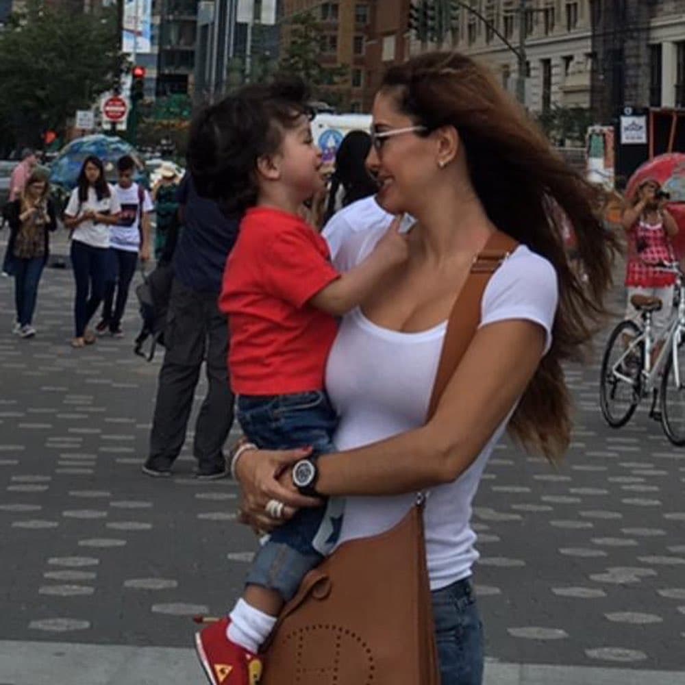 “Estoy dispuesta a ceder con tal de ver a mi hijo y que se acabe todo esto, ojalá que lo tome por el bien de Emmanuel”, añadió.