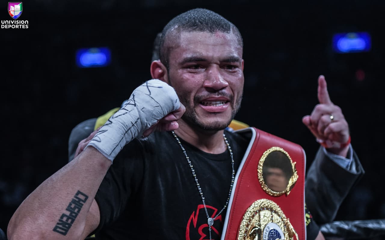 El venezolano José Uzcátegui (27-2, 23 KOs) se llevó la revancha ante Andre Dirrell (26-3, 16 KOs) con un trabajado nocaut en el octavo episodio. 'Bolivita' obtuvo el título interino supermediano de la FIB.