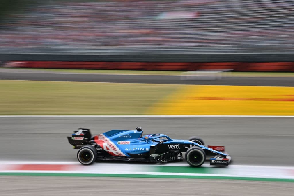 El mexicano Sergio Pérez saldrá desde la novena posición al Sprint del Gran Premio de Italia. El fiinlandés Valtteri Bottas de Mercedes saldrá primero este sábado en la clasificación al esprint al ser el más rápido en la tercera ronda (Q3) de clasificación con un tiempo de un minuto, 19 segundos y 555 milésimas.