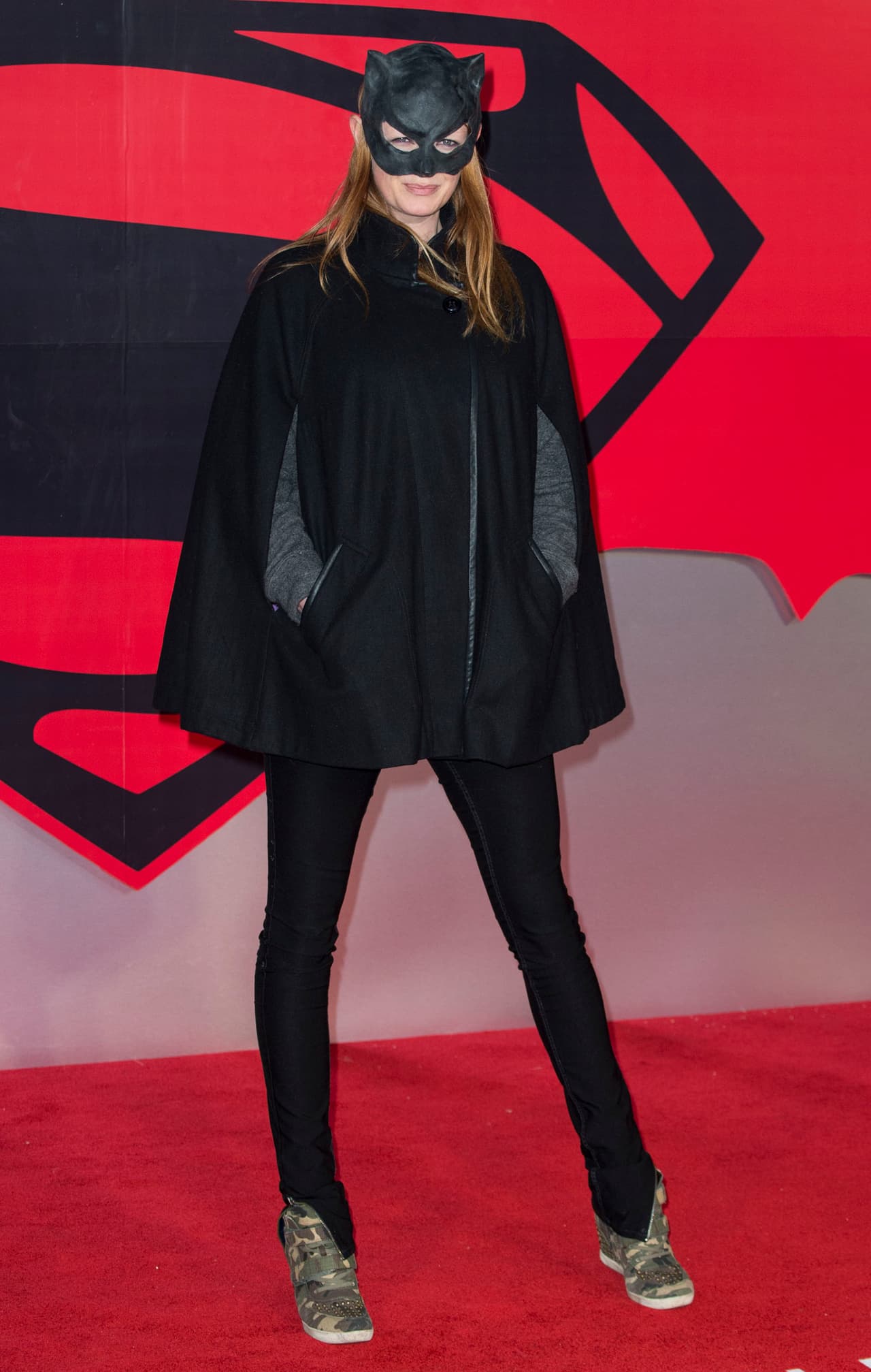 Olivia Inge se disfrazó de Catwoman. ¿Querrá un papel?