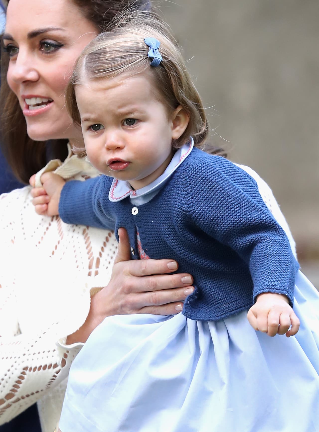 ¿Qué habrá captado la atención de la nena?