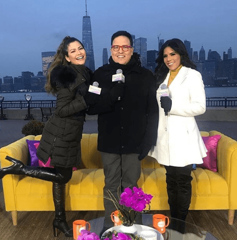 Listos para comenzar una mañana de diversión. Ana Patricia, Raúl González y Ana Patricia dando la bienvenida a Despierta América en Nueva York.