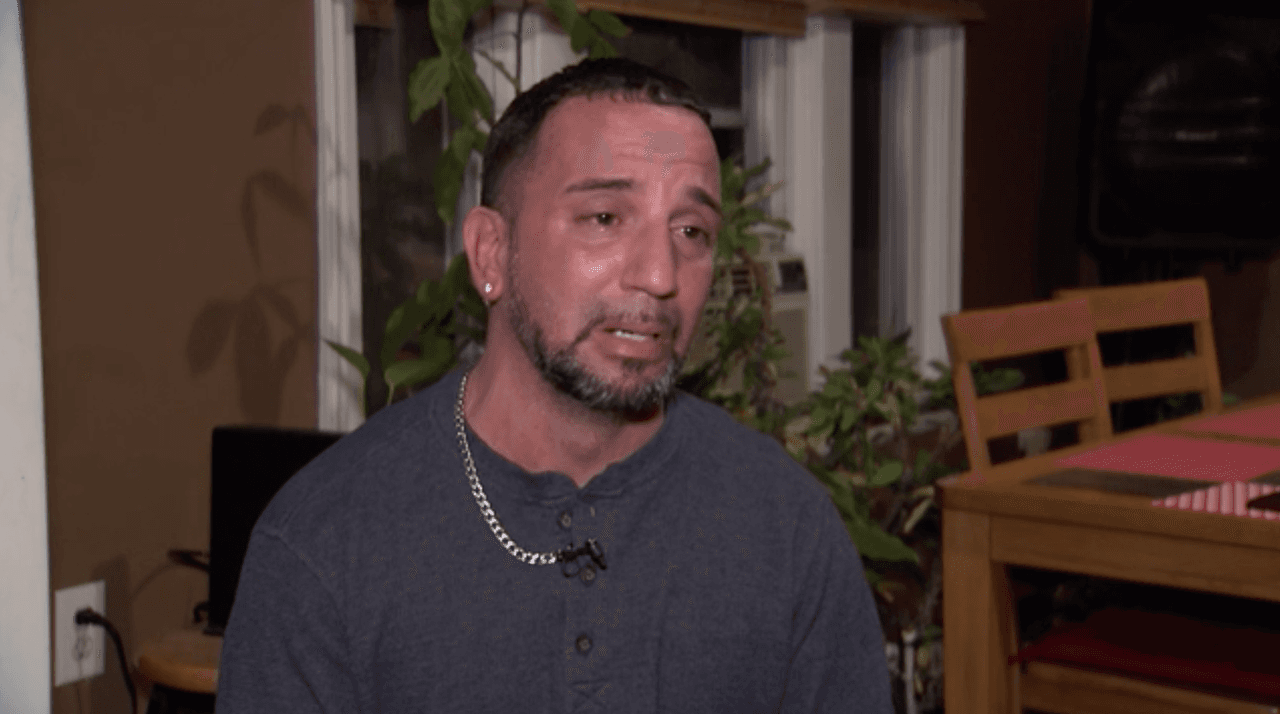 “Si pudiéramos hacer ‘rewind’ a la vida y si mi papá pudiera estar aquí, yo sería muy feliz”, cuenta emocionado otro de los hijos de Luís, Anthony Santos.
<br>