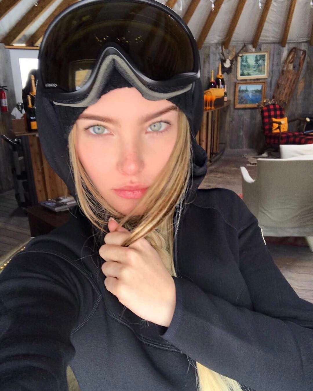 “La edad es importante porque ahí está la salud. A mí me gustaría que las parejas de mis hijos sean de edades parecidas”, expresó Belinda ante el lente del programa mexicano ‘Ventaneando’.