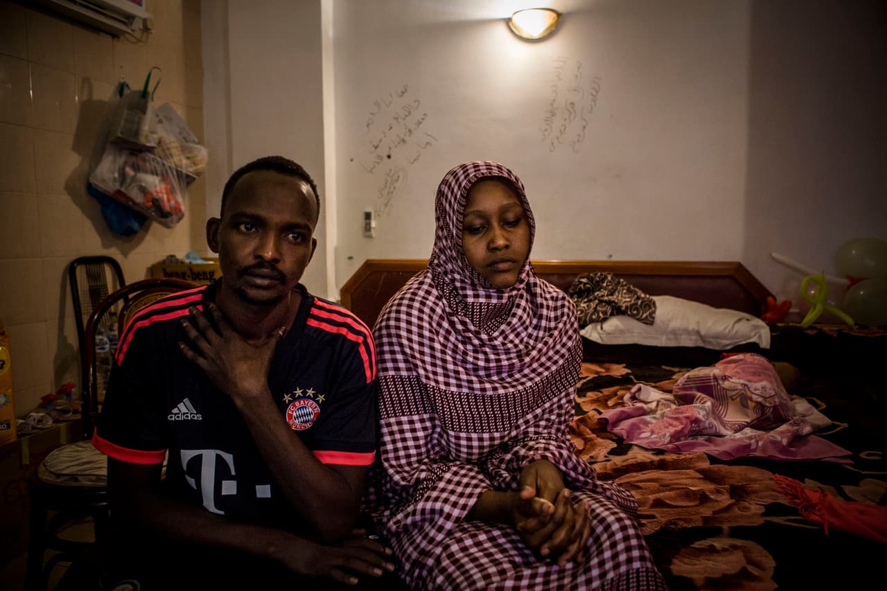 En general, un promedio de
<b>37,000 personas son obligadas a abandonar sus hogares cada día</b>, según el informe, y
<b>una de cada 108 personas</b> en el planeta está desplazada de su lugar de origen.