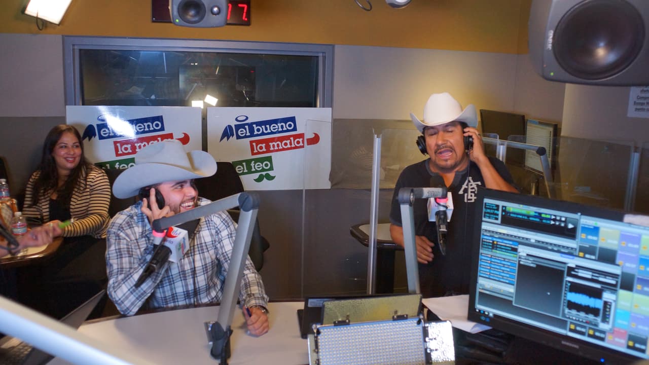 Carla Medrano enamoró a Gerardo Ortiz durante la entrevista del artista con 'El Bueno, La Mala y El Feo'.