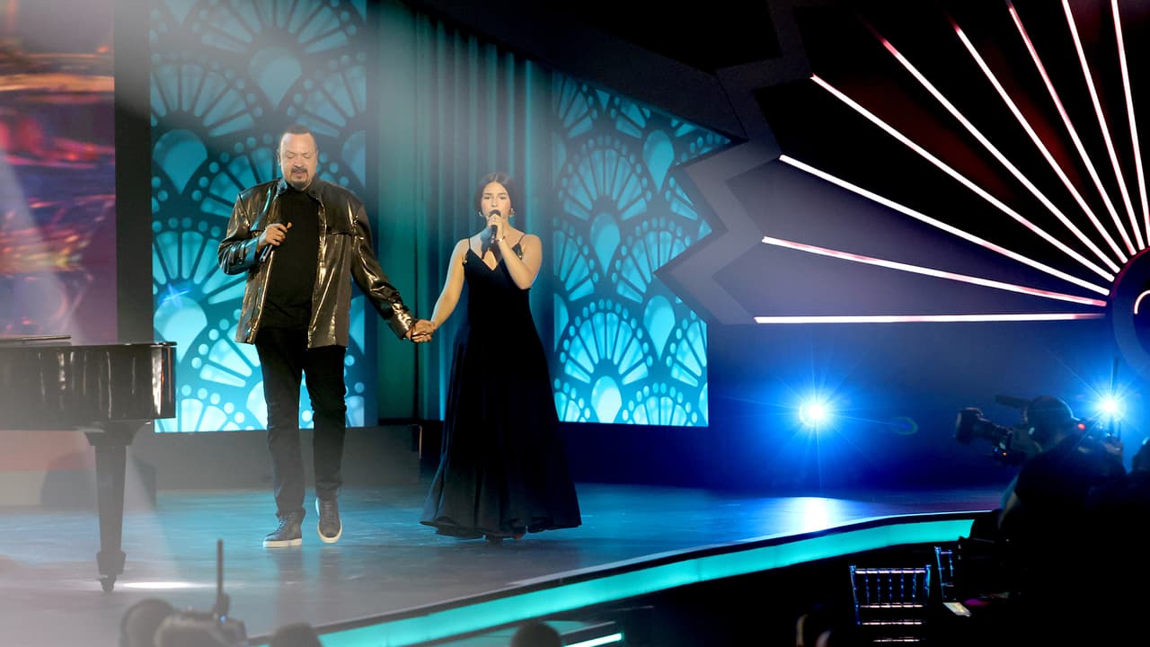 Laura Pausini, la homenajeada, fue testigo de la presentación de Pepe y Ángela Aguilar.