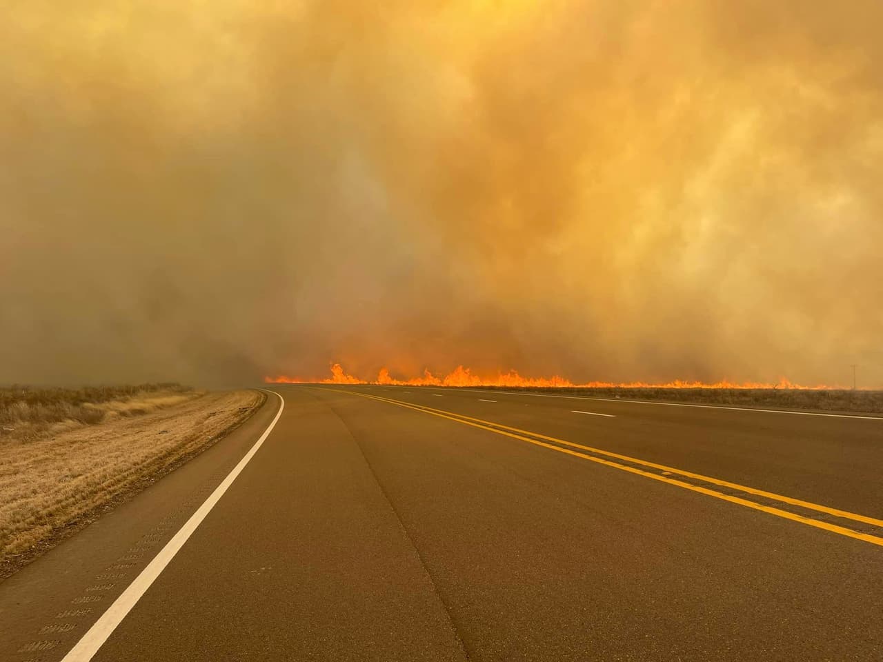 En registros, este incendio forestal de un millón de acres es el más grande y destructivo en la historia de Texas. Además, se apunta a que es el más grande en la historia de Estados Unidos, según el West Odessa Volunteer Fire Department.