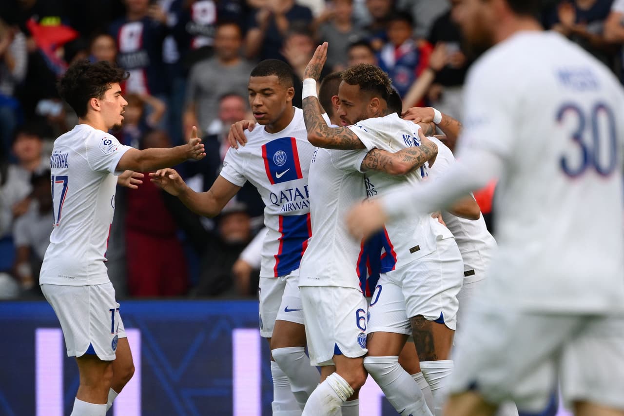 PSG remontó para vencer 4-3 al Troyes con goles de Carlos Soler, Lionel Messi, Neymar y Kylian Mbappé en la Jornada 13 de la Ligue 1.