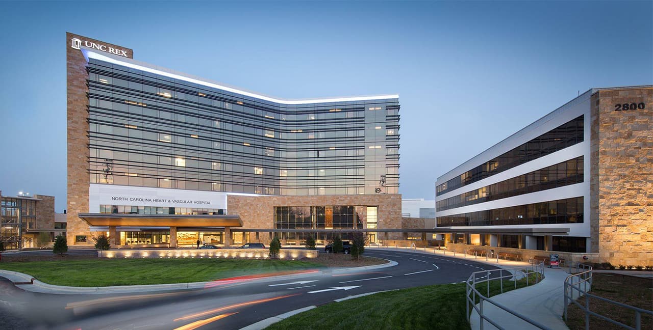 UNC REX Hospital está ofreciendo citas virtuales y en persona. Las personas pueden llamar al 1 (888) 850-2684.