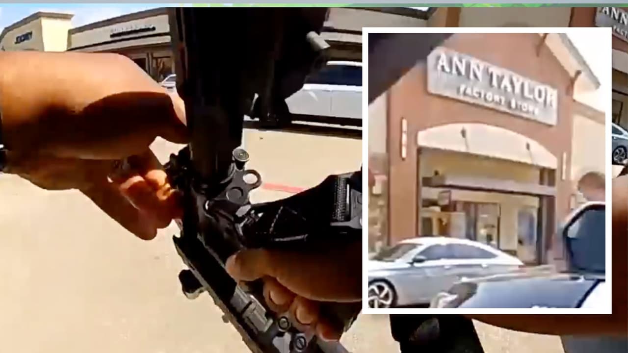 El agente, cuya identidad no ha sido revelada,
<b> advierte a sus compañeros a través de la radio de su patrulla que se escuchan disparos en el lugar</b>, toma un arma larga y corre a investigar qué ocurre en el centro comercial. En ese momento estaba frente a la tienda
<i>Ann Taylor.</i>