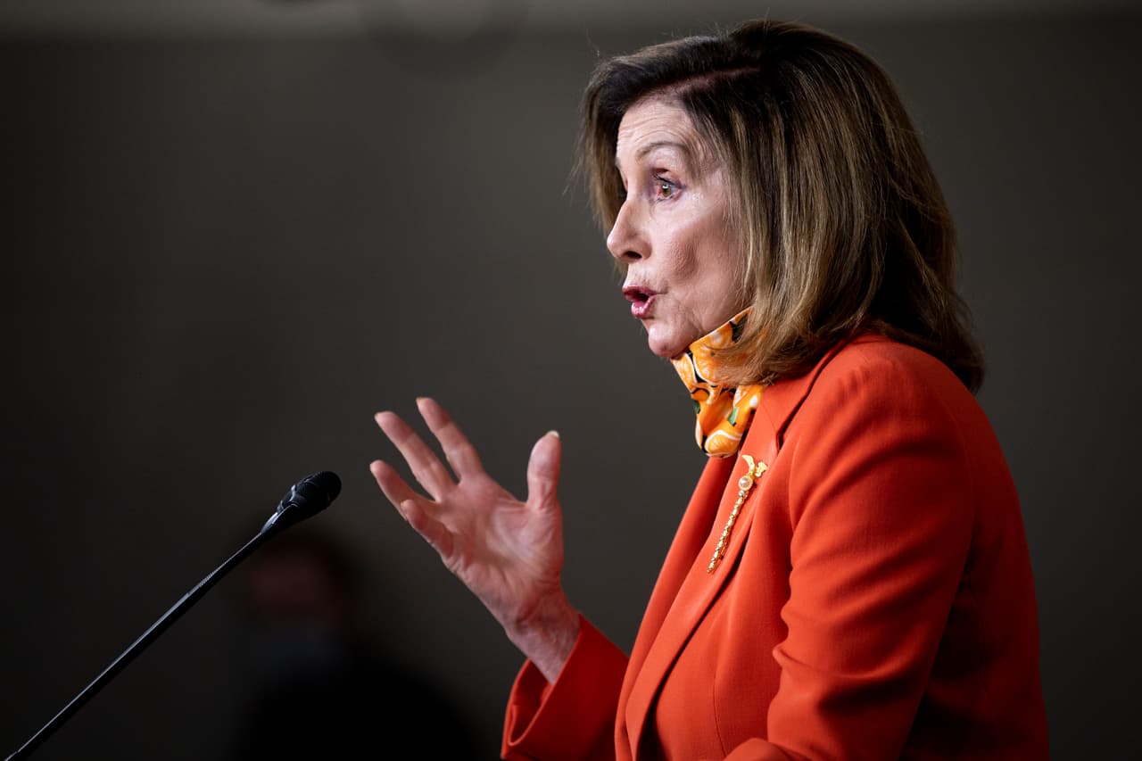 Sobre esta disposición, Pelosi dice en su carta que los republicanos “incluyen la radical provisión contra responsabilidad que fuerza a los trabajadores a arriesgar sus vidas en espacios laborales inseguros sin recursos legales”, lo que calificó como "píldoras de veneno mortales".