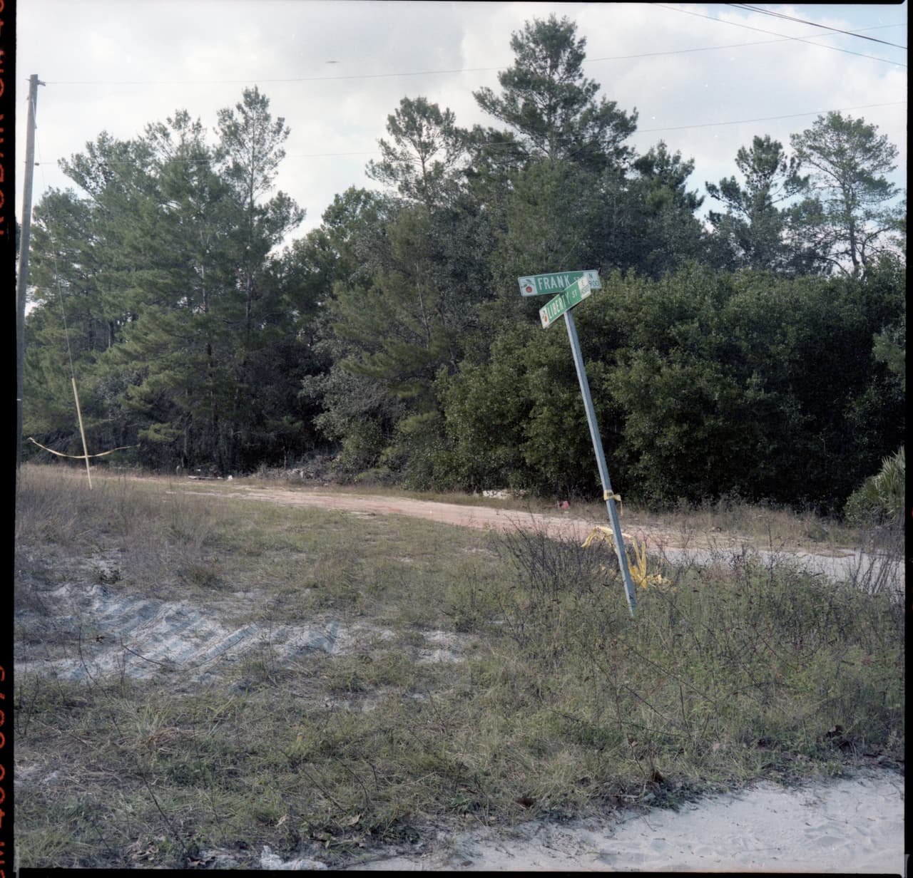 "Esperamos que alguien vea su cara y la reconozca. Solo necesitamos a alguien de ese momento que nos ayude en nuestra investigación. Aunque ahora tenemos una cara, todavía necesitamos un nombre", afirmó el detective Scott Lowen de la Oficina del Alguacil del condado Orange.